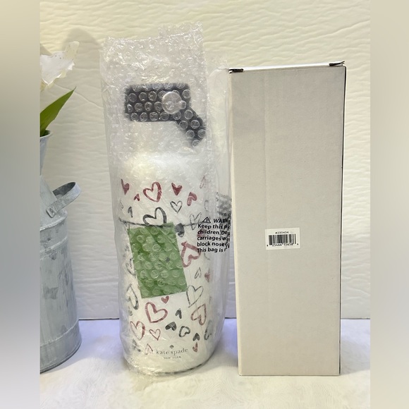 Kate Spade scribble hearts 17oz water bottle - Picture 2 of 5